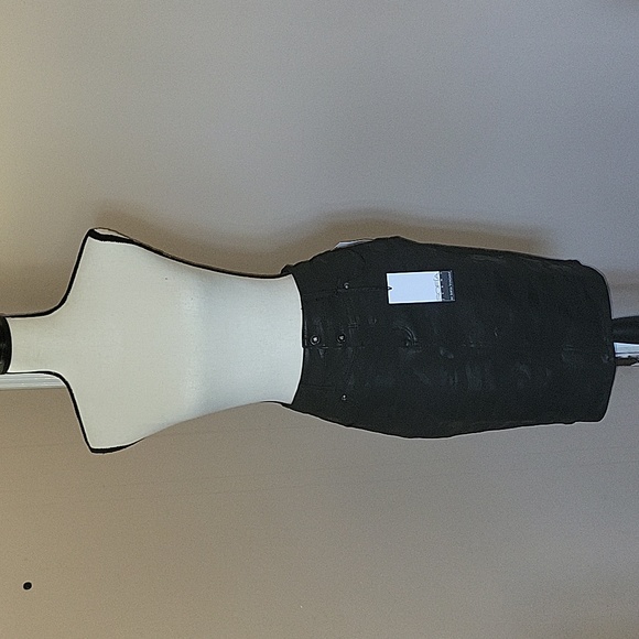 sofia by sofia vergara Dresses & Skirts - Sofia by Sofia Vergara Black Pencil Skirt